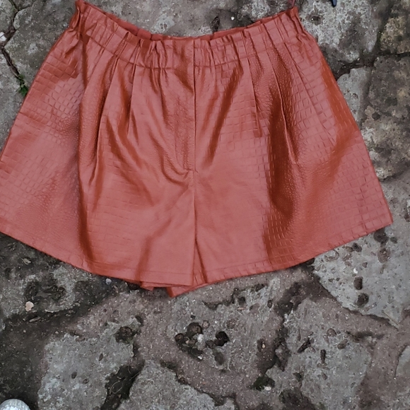 FREE PEOPLE CROC MARE HELENA FAUX LEATHER SHORTS - Picture 2 of 12